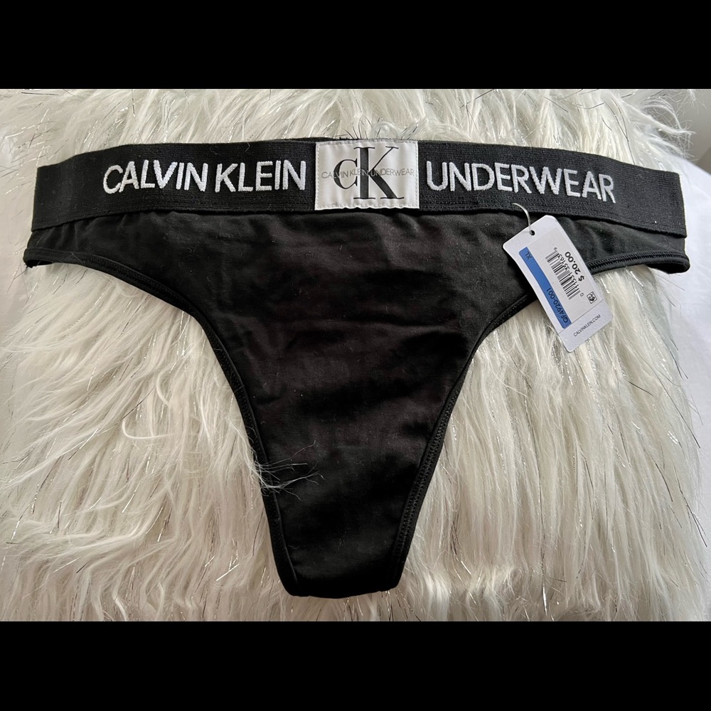 Calvin Klein Women’s thong Underwear